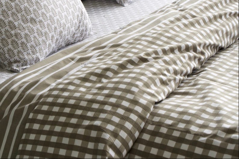 King Montauk  Pair (Ivory bottom sheet + Gingham duvet)