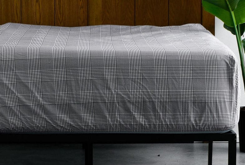 Queen Manhattan Pair 2 (Houndstooth sheet+ duvet)